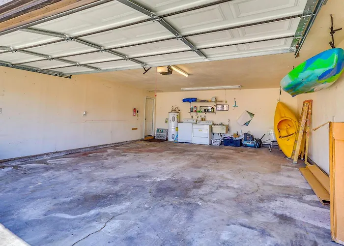 Near River! W/ Fenced Yard In Bullhead * Bullhead City