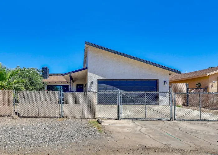 Near River! W/ Fenced Yard In Bullhead